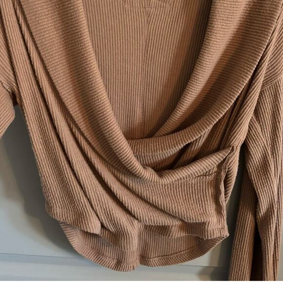 Free People Hold Me Close V-Neck Wrap Boho Pullover Top Sweater Size Small - Picture 3 of 11